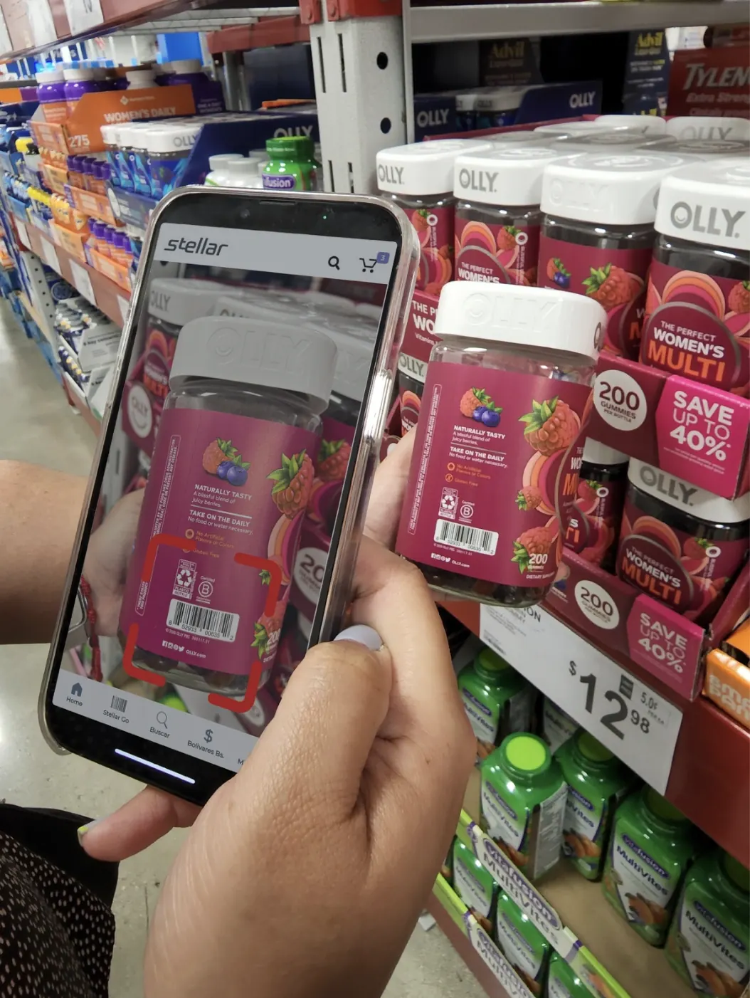 Uso real de Stellar Scan, Pay & Go: cliente escanea el código de barras de un producto con su teléfono en la tienda