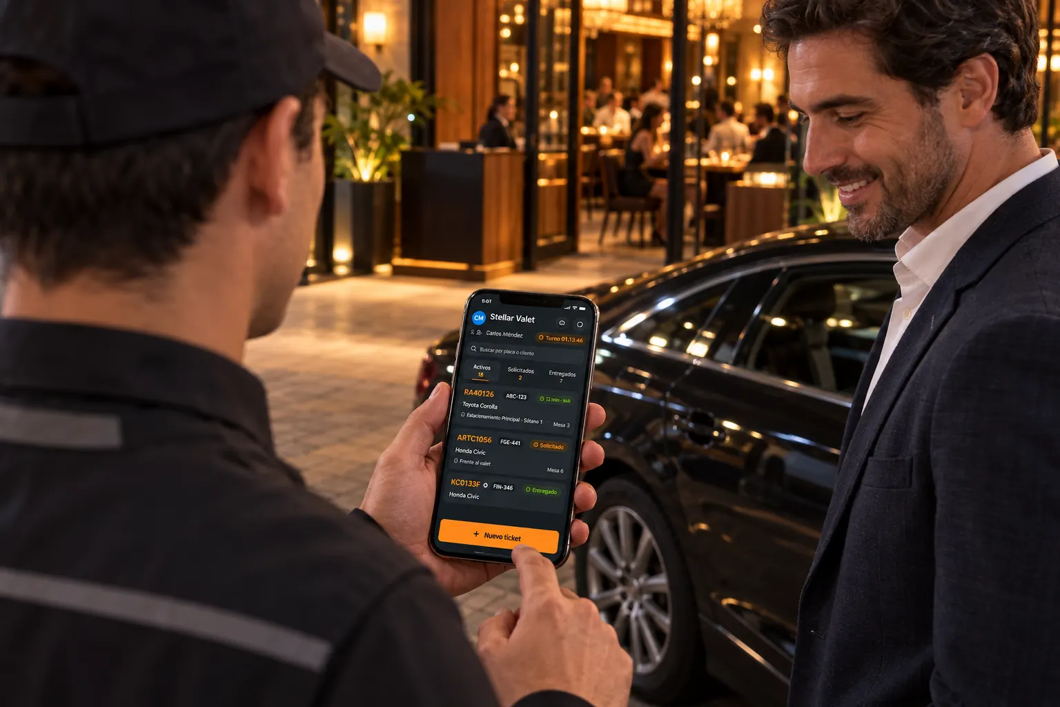 Atención de valet y consulta del ticket en la entrada de un restaurante; escena generada